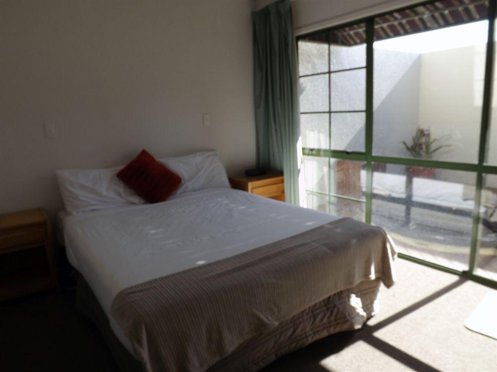 Karaka Tree Motel Taupo Kültér fotó