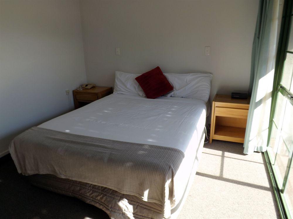 Karaka Tree Motel Taupo Kültér fotó