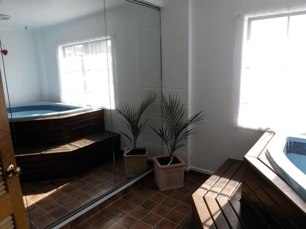 Karaka Tree Motel Taupo Kültér fotó